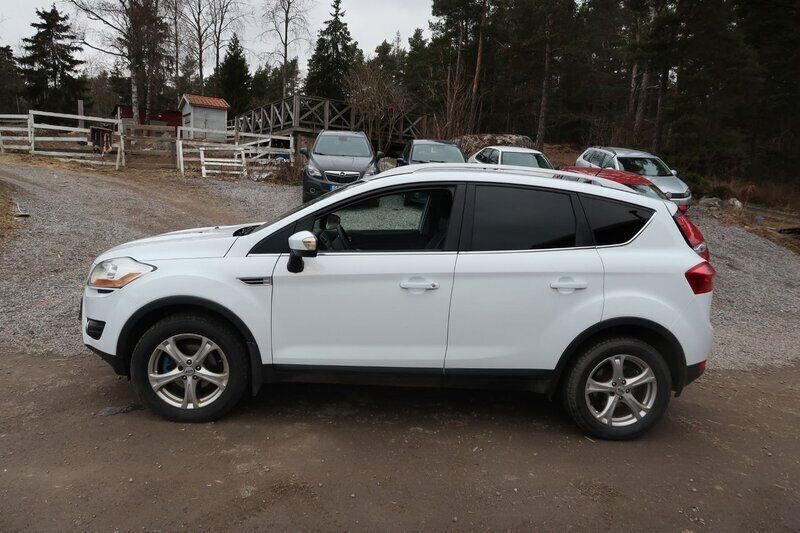 Vit Begagnad 2011 Ford Kuga Titanium SUV | 87 500 kr (Lite dyr) - Bild 1/4