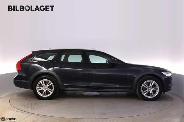 Begagnad Volvo V90 CC SE 190 HK (139 kW) 2019 Mörkblå Kombi