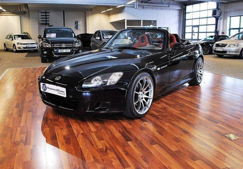 Begagnad Honda S 2000 S 241 HK (177 kW) 2000 Svart Cab