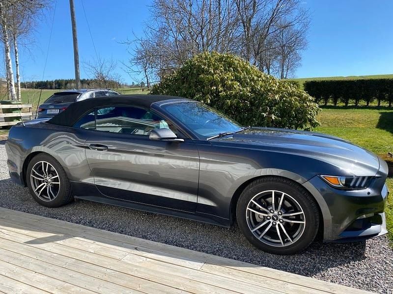 Begagnad Ford Mustang Convertible 314 HK (230 kW) 2017 Metallic Cab