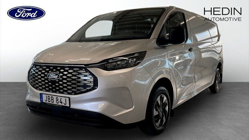Grå (silver) Ny 2024 Ford Transit Trend Van | 709 875 kr - Bild 1/4