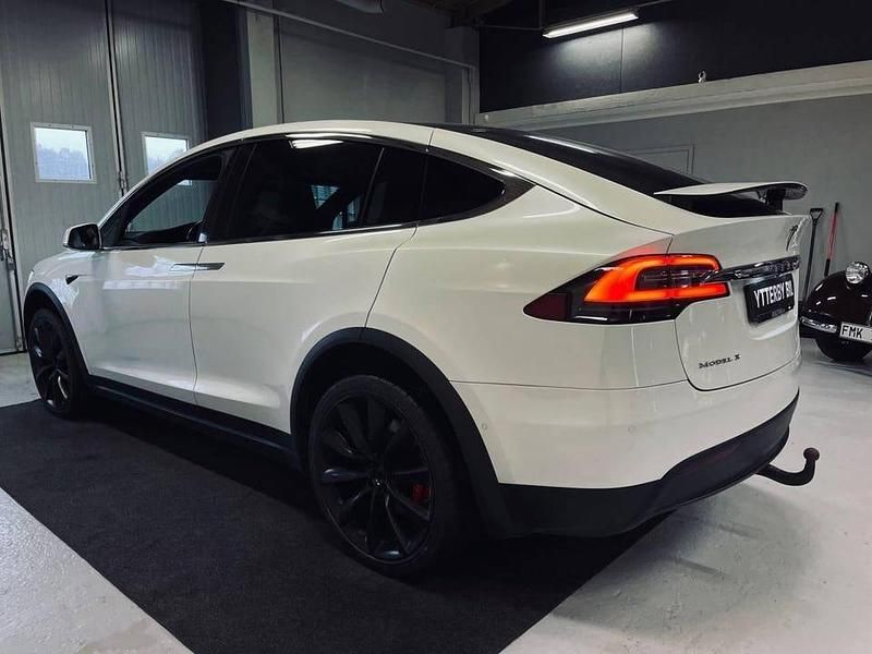 Begagnad Tesla Model X 567 kW (772 HK) 2019 SUV