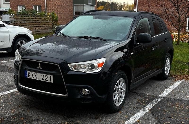 Svart Begagnad 2011 Mitsubishi ASX Comfort Edition SUV | 63 000 kr (Marknadspris) - Bild 1/4