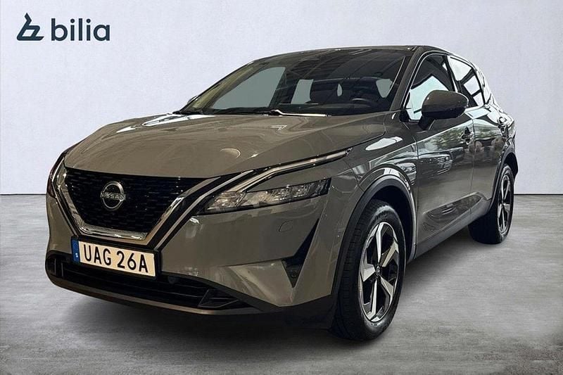 Ljusgrå Begagnad 2023 Nissan Qashqai SUV | 254 900 kr (Superpris) - Bild 1/4