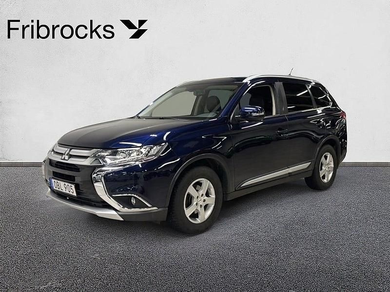 Begagnad Mitsubishi Outlander 150 HK (110 kW) 2016 Blå SUV