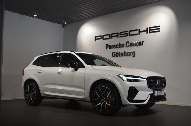 Vit (white) Begagnad 2021 Volvo XC60 R-Design SUV | 599 000 kr - Bild 1/4