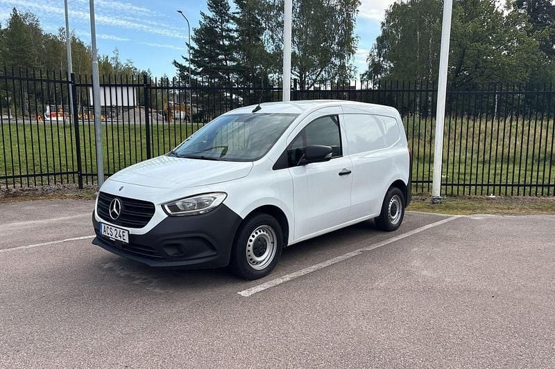 Vit Begagnad 2022 Mercedes Citan 110 Van | 198 750 kr (Marknadspris) - Bild 1/4