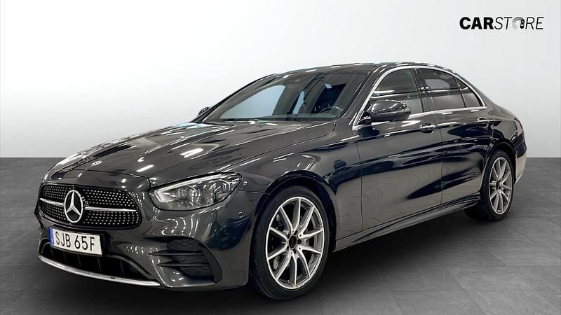Begagnad Mercedes E220 AMG line 194 HK (142 kW) 2021 Grå Sedan