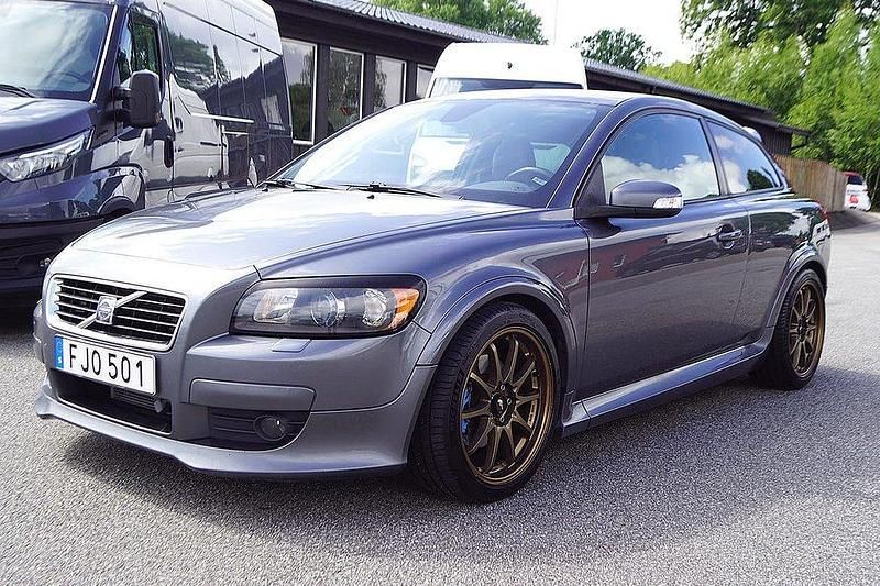 Grå Begagnad 2007 Volvo C30 Momentum Halvkombi | 44 900 kr (Marknadspris) - Bild 1/4