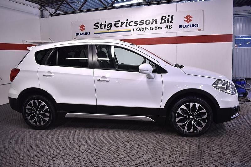 Begagnad Suzuki SX4 Exclusive 120 HK (88 kW) 2014 Vit Kombi