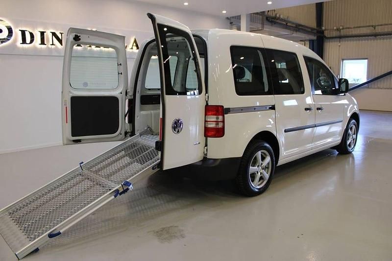 Begagnad VW Caddy 109 HK (80 kW) 2013 Vit Minibuss