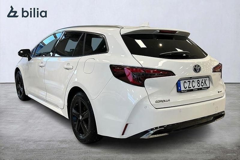 Begagnad Toyota Corolla Style 141 HK (103 kW) 2025 Vit Kombi