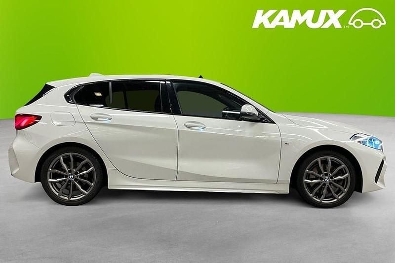Begagnad BMW 120 M Sport 191 HK (140 kW) 2019 Vit Halvkombi