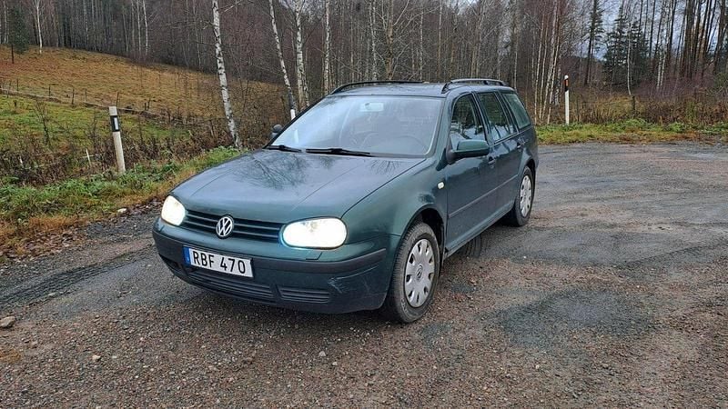 Grön Begagnad 2000 VW Golf IV Trendline Kombi | 6 000 kr (Superpris) - Bild 1/4