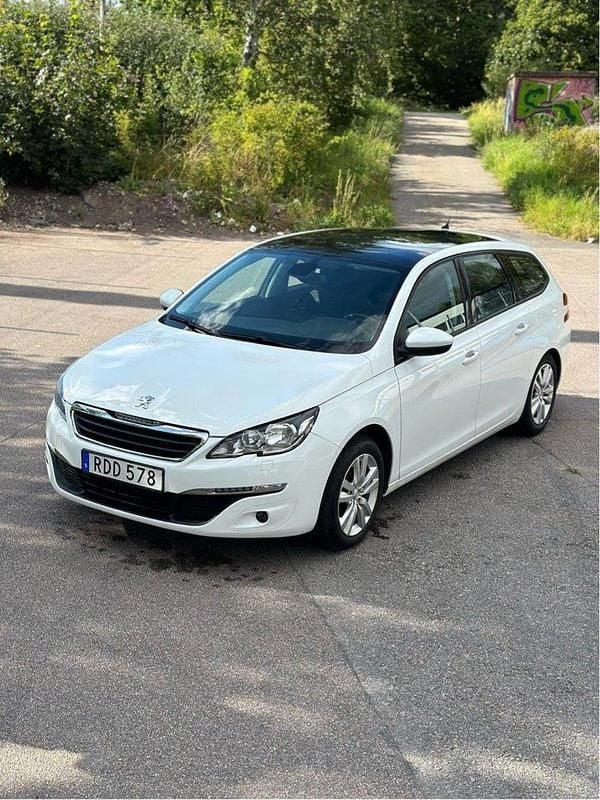 Vit Begagnad 2016 Peugeot 308 Active Kombi | 48 000 kr (Marknadspris) - Bild 1/3