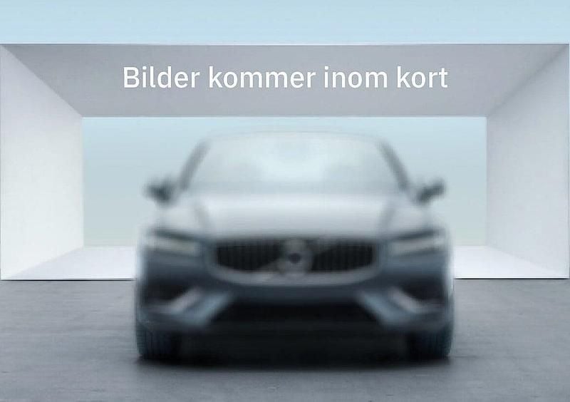 Ljusgrå Begagnad 2022 Volvo XC60 Core SUV | 409 500 kr (Marknadspris) - Bild 1/1