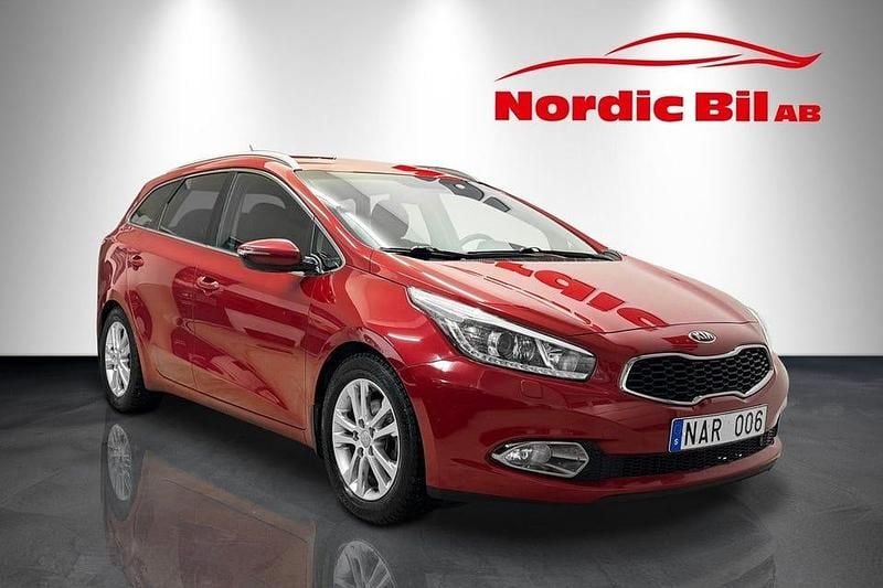 Röd Begagnad 2013 Kia Ceed Sportswagon Comfort Kombi | 79 900 kr (Marknadspris) - Bild 1/4