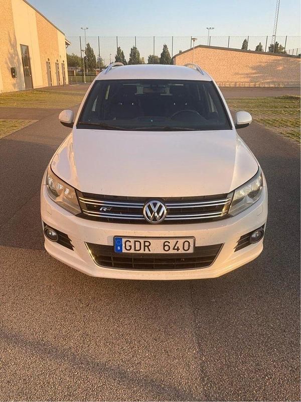 Vit Begagnad 2014 VW Tiguan Sportline SUV | 87 000 kr (Bra pris) - Bild 1/4