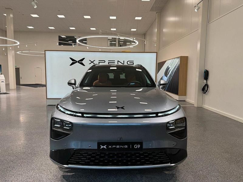 Ny 2024 XPENG G9 SUV | 719 900 kr (Marknadspris) - Bild 1/4