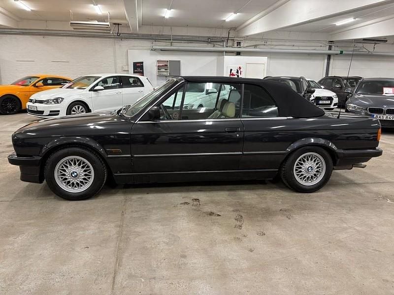 Begagnad BMW 325 M Sport 170 HK (125 kW) 1987 Grå Cab