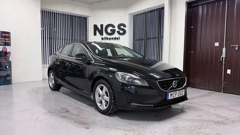 Begagnad Volvo V40 Summum 150 HK (110 kW) 2016 Svart