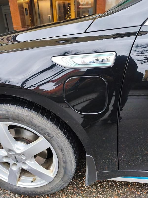 Svart Begagnad 2017 Kia Optima Sedan | 159 000 kr (Marknadspris) - Bild 1/4