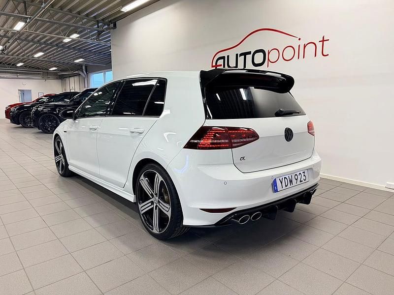 Begagnad VW Golf VII R 301 HK (221 kW) 2016 Vit Halvkombi