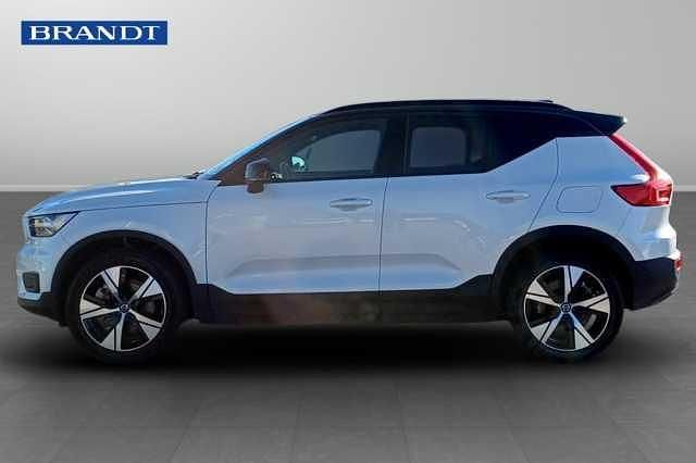 Begagnad Volvo XC40 Plus 172 kW (234 HK) 2022 Vit SUV