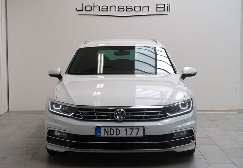 Begagnad VW Passat R-line 281 HK (206 kW) 2016 Vit Kombi