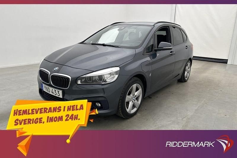 Grå Begagnad 2017 BMW 225 Sport Line Minibuss | 149 900 kr - Bild 1/3