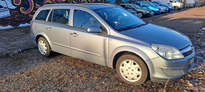 Begagnad Opel Astra 105 HK (77 kW) 2007 Grå