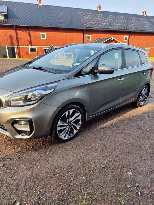 Begagnad 2017 Kia Carens Minibuss | 125 000 kr - Bild 1/4