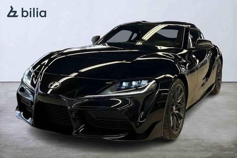 Svart Ny 2025 Toyota Supra Premium Sportkupé | 729 900 kr - Bild 1/1