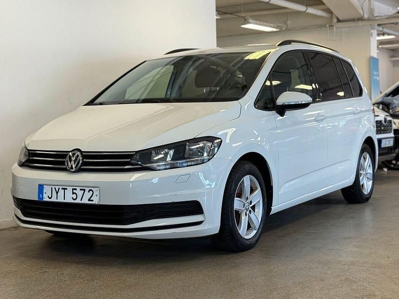 Begagnad VW Touran 150 HK (110 kW) 2016 Vit Minibuss