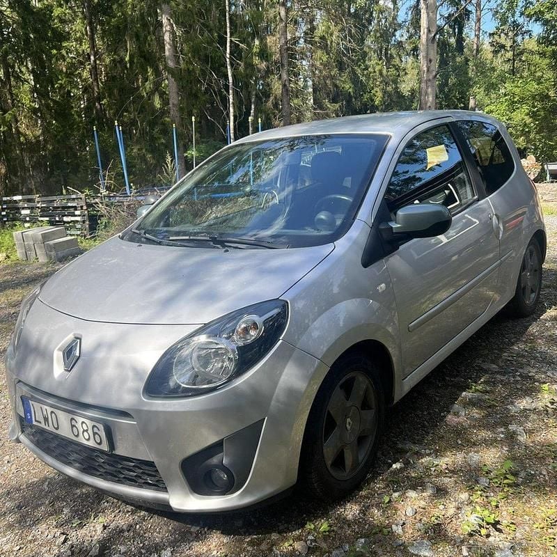 Silver Begagnad 2012 Renault Twingo Halvkombi | 35 000 kr (Marknadspris) - Bild 1/4