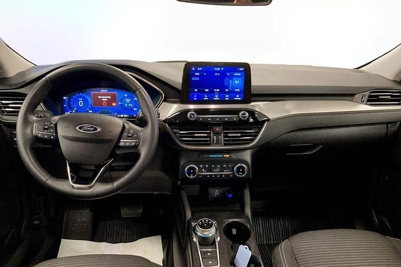 Begagnad Ford Kuga Titanium 227 HK (166 kW) 2023 Svart SUV