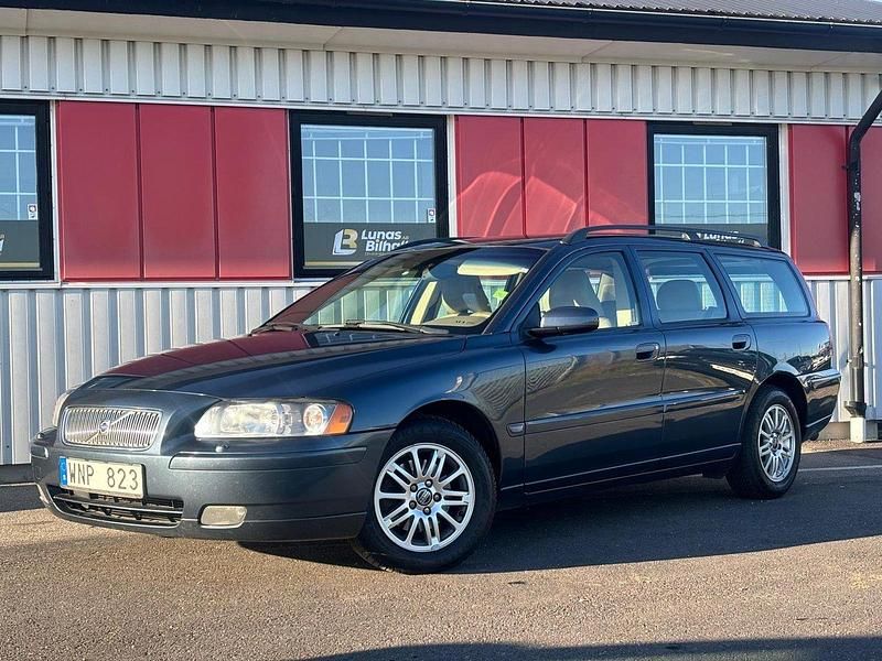 Blå Begagnad 2005 Volvo V70 Momentum Kombi | 39 900 kr (Marknadspris) - Bild 1/4
