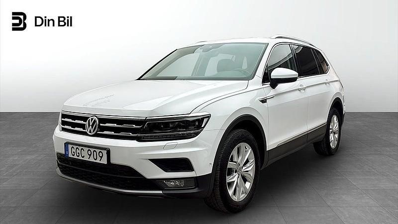 Vit Begagnad 2021 VW Tiguan Allspace SUV | 329 900 kr (Bra pris) - Bild 1/4