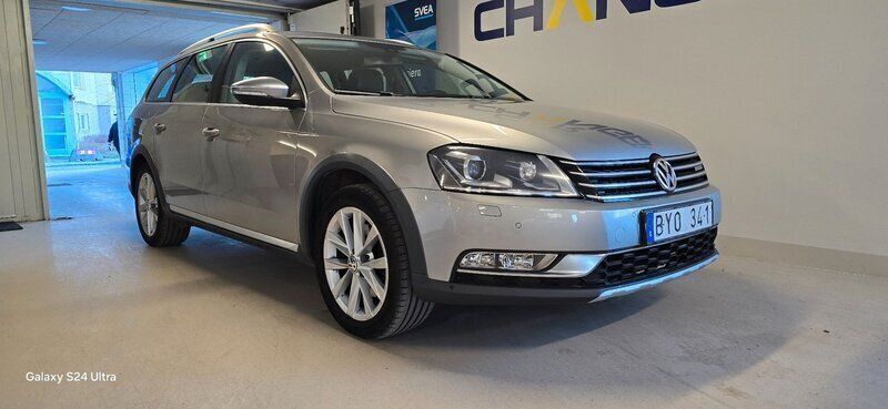 Silver Begagnad 2014 VW Passat Alltrack Kombi | 134 900 kr (Marknadspris) - Bild 1/4