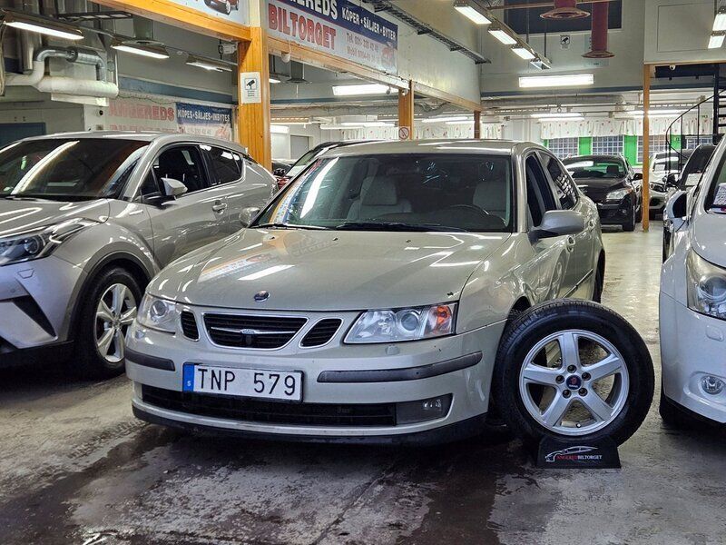 Ljusgul Begagnad 2007 Saab 9-3 Linear Sedan | 39 999 kr (Marknadspris) - Bild 1/4