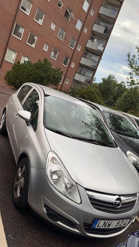 Grå Begagnad 2011 Opel Corsa Enjoy Halvkombi | 26 000 kr (Bra pris) - Bild 1/4