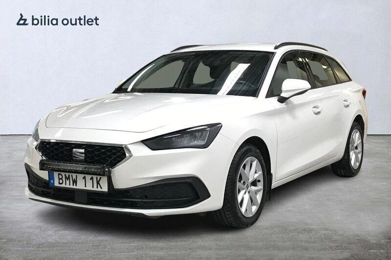 Silver Begagnad 2022 Seat Leon ST 4Drive Kombi | 269 900 kr - Bild 1/3