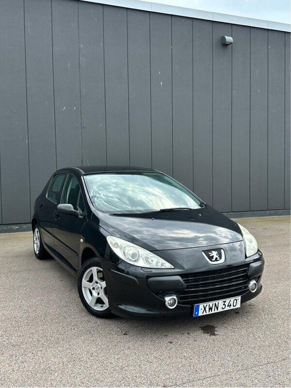 Svart Begagnad 2007 Peugeot 307 Halvkombi | 20 000 kr (Marknadspris) - Bild 1/4