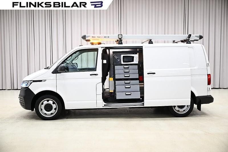 Vit Begagnad 2020 VW Transporter Van | 498 750 kr - Bild 1/4