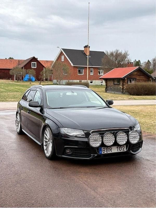 Svart Begagnad 2011 Audi A4 Kombi | 55 000 kr (Bra pris) - Bild 1/4