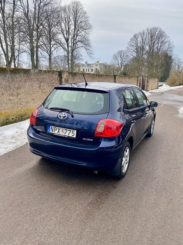 Begagnad Toyota Auris 124 HK (91 kW) 2008 Halvkombi