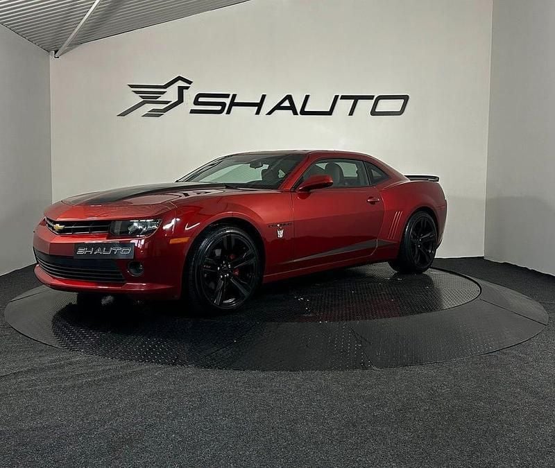 Begagnad Chevrolet Camaro 328 HK (241 kW) 2014 Mörkröd Sportkupé