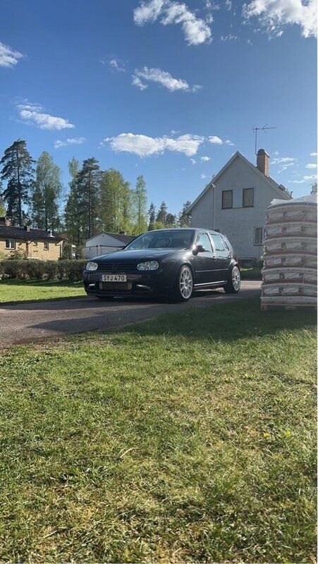 Svart Begagnad 2002 VW Golf IV GTI Halvkombi | 35 000 kr (Marknadspris) - Bild 1/4