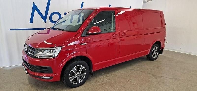 Röd (körsbärsröd) Begagnad 2018 VW T6 Van | 235 000 kr (Dyr) - Bild 1/4