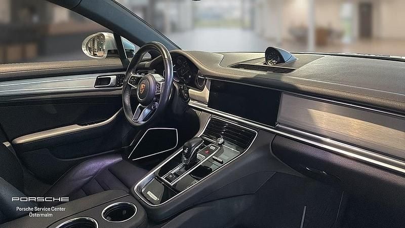 Begagnad Porsche Panamera 330 HK (242 kW) 2019 Silver Halvkombi